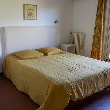 Golf Club D'uzes Bed and Breakfast Uzès