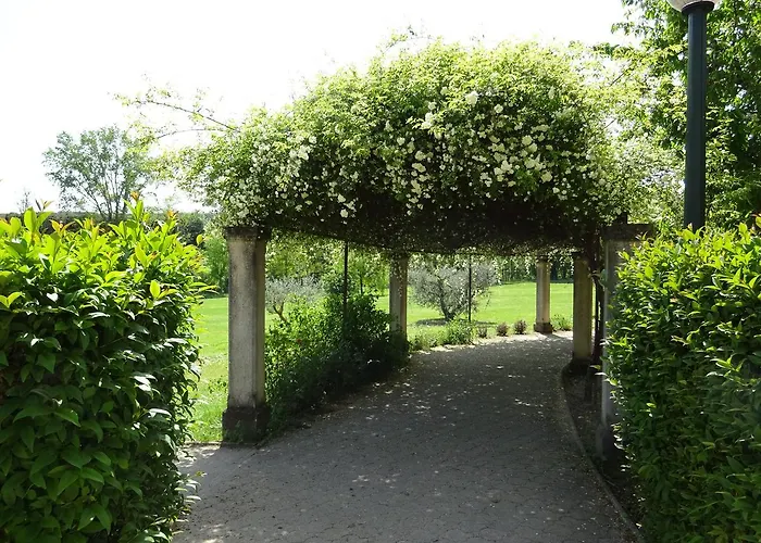 Golf Club D'uzes Alojamento de Acomodação e Pequeno-almoço Uzès